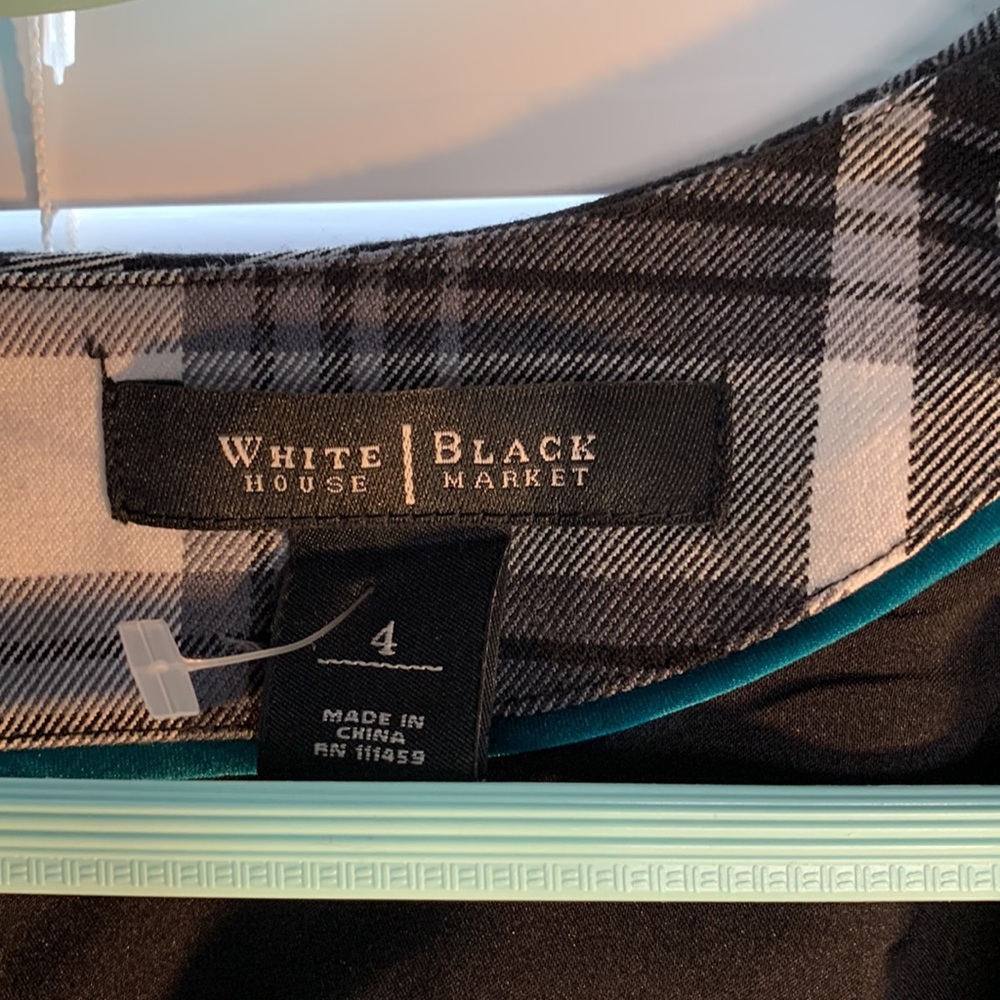 White House Black Market Sleeveless Plaid Black & White Blouse Size 4 - Picture 3 of 3